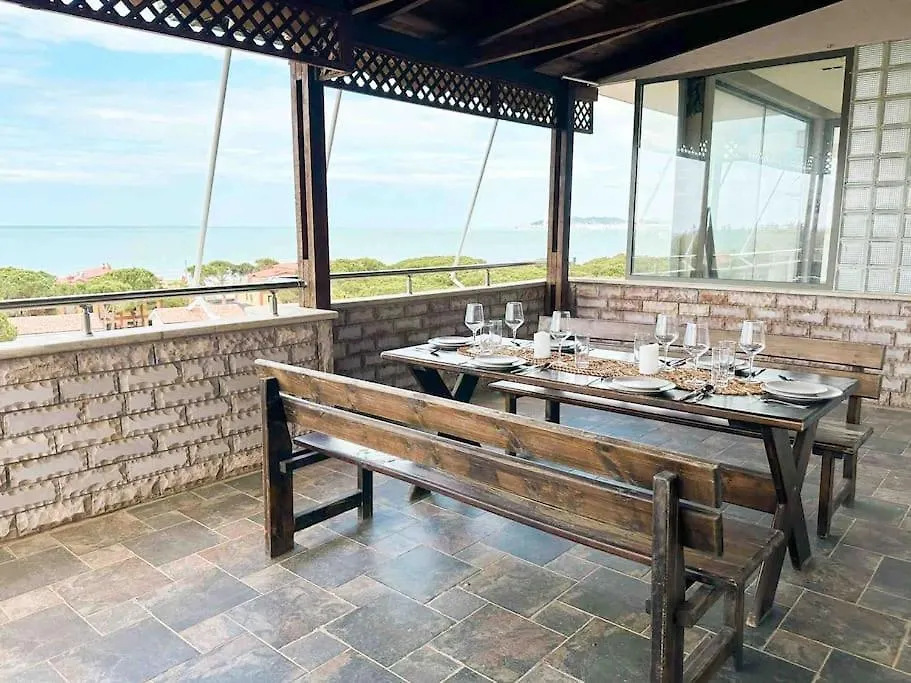 Large Renovated Beachside Apt, W/ Wi-Fi & Netflix Golem  Daire Golem (Tirana)